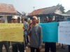 Memanas! Polemik Desa Pantai Sederhana : Kades Dilaporkan, Kini Dikepung Aksi Warga Sendiri