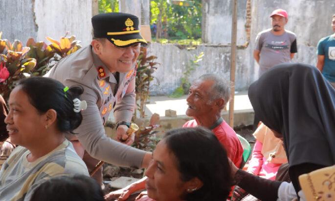 Sambut Hari Bhayangkara ke-79 Polres Blitar Salurkan Bantuan Sosial Warga Kampung Baru