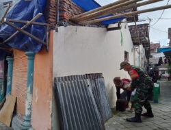 Ringan Tangan, Tanpa Syarat dan Sorotan Publik, Ketulusan Babinsa Danukusuman Bantu Renovasi Rumah