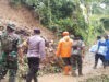 Longsor Putus Akses di Trenggalek, TNI-Polri hingga Warga Bergerak Cepat Buka Jalur
