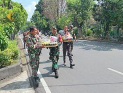 TNI-Polri Bersinergi : Danramil 01/Laweyan Berikan Surprise Ucapan Selamat HUT Bhayangkara Ke-79