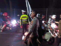 Humanis, Polisi Berhasil Bubarkan Pesilat yang Tutup Akses Jalan Malang – Blitar