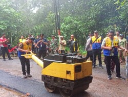 TNI-Polri Dukung Satgas Daya “Nembel Jalan” Trenggalek: Gotong Royong Perbaiki Jalan Rusak Sepanjang 15 KM