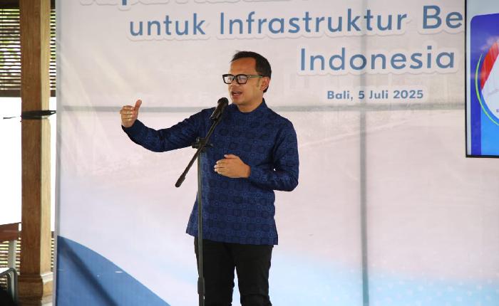 Bima Arya Dukung Inovasi Aspal Plastik untuk Atasi Permasalahan Sampah