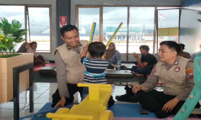 Polresta Banyuwangi Libatkan Tim Psikolog Dampingi Keluarga Korban KMP Tunu Pratama Jaya