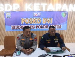 Kapolresta Banyuwangi dan Tim DVI Polda Jatim Identifikasi Jenazah Korban KMP Tunu Pratama Jaya