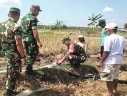 Babinsa Berperan Aktif, Mengawasi Aliran Irigasi Pertanian dari IRPOM