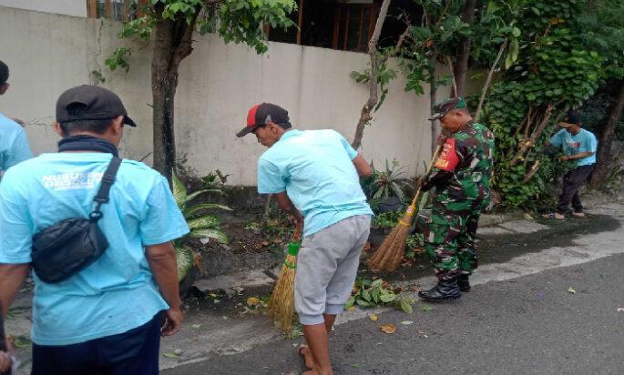 Kerja Bhakti Babinsa dan Saberling Nusukan, Ciptakan Lingkungan Bersih dan Sehat