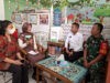 Program Makan Bergizi Gratis : Babinsa Purwodiningratan Dampingi Kepala SPPG Lakukan Pendataan Siswa