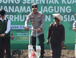 Kapolda Jatim Pimpin Penanaman Jagung Serentak di Nganjuk, Dukung Target Nasional 10 Juta Ton