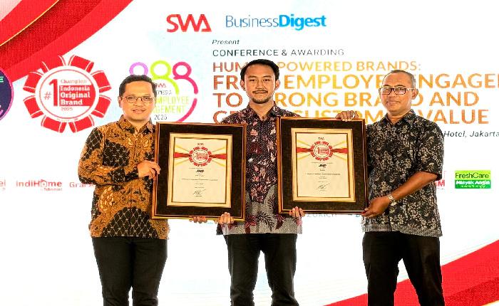 JNE Sabet Dua Penghargaan di Indonesia Original Brands Award 2025
