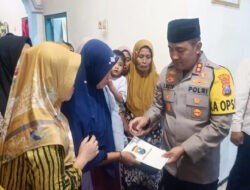 Kapolres Probolinggo Sambangi Rumah Duka Sampaikan Bela Sungkawa pada Keluarga Korban Penembakan di Papua