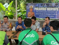Polantas Menyapa : Polres Bondowoso Beri Edukasi Komunitas Ojol di Operasi Patuh Semeru 2025