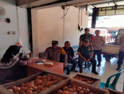 Waspada Beras Oplosan, TNI Polri dan Forkopimca Monitoring di Pasar dan Toko Wilayah Arjoasri