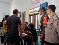Peran Babinsa Kawal Penyaluran Beras di Wilayah Pacitan