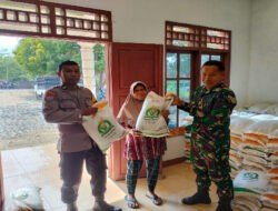 Peran TNI Kawal Penyaluran Beras Bantuan Pangan Dari Pemerintah di Wilayah Pacitan