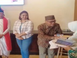 Buku Antologi Puisi ke-12 Karya Para Guru Sidoarjo