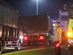 Kapolresta Banyuwangi Turun Langsung Atur Lalin, Urai Kepadatan di Pelabuhan Ketapang