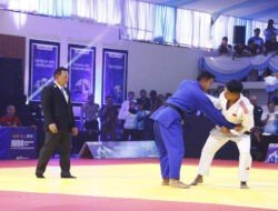 Kapolri Jadi Wasit di Kejuaraan Judo Kapolri Cup 2025