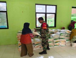 Penyaluran Bantuan Beras Berlanjut, TNI Polri Konsisten Lakukan Pendampingan Diwilayah Pacitan