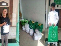 Ibu-Ibu Warga Pondok Timur Indah 1 Berbagi Jumat Berkah kepada Warga Kurang Mampu