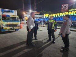 Kapolresta Banyuwangi Turun Langsung Pimpin Urai Kepadatan di Pelabuhan Ketapang