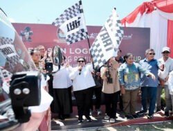 Lepas Distribusi Logistik PSU, Ribka Haluk Minta Provinsi Papua Jadi Teladan Demokrasi