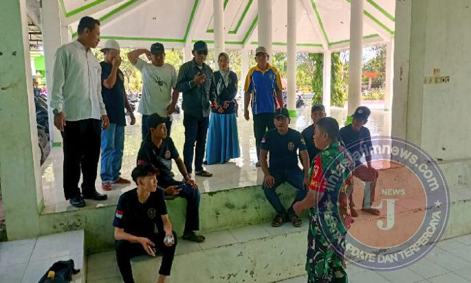 Jaga Keamanan Dan Ketertiban di Wilayah, Babinsa Posramil Gerih Aktif Komsos Dengan Tokoh Masyarakat