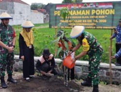 Tim Wasev TMMD Reguler ke-125 Kodim 0735/Surakarta Tanam Pohon Bersama, Sukseskan Ketahanan Pangan