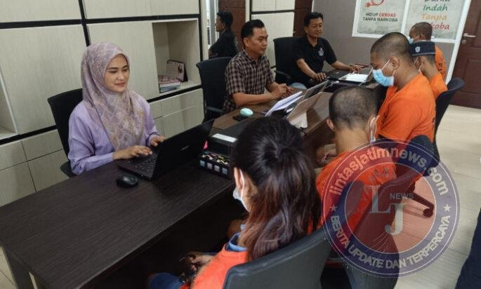 Atensi Luar Biasa Untuk Polres Gresik, Berhasil Bongkar Jaringan Narkoba, Sita 2,38 Gram Sabu dan 2.980 Pil Koplo