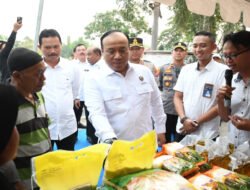 Polri Distribusikan 6 Ton Beras Gelar Gerakan Pasar Murah di Madiun, Sinergi dengan Bulog Tekan Inflasi