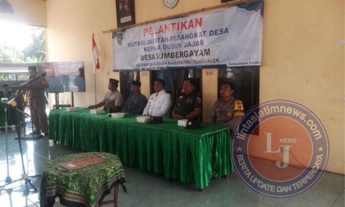 Sinergitas TNI-Polri dan Pemerintah Kecamatan Durenan Dukung Pelantikan Perangkat Desa Sumbergayam