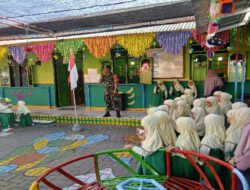 Peduli Pendidikan Dini, Serda Basori Jadi pembina Upacara di TK Aisiyah Ngawi