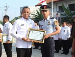 Kakanwil Ditjenpas Jatim Tekankan Sinergitas pada Apel Bersama dan Penghargaan Pegawai Berprestasi