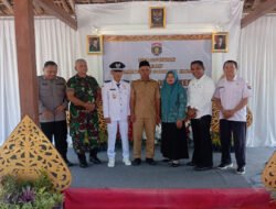 Danramil 02/Paron Bersama Forkopimca Hadiri Pengambilan Sumpah Dan Pelantikan Jabatan Perangkat Desa