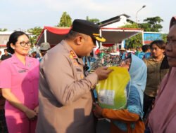 Polres Tuban Salurkan Bantuan Beras untuk Warga Kurang Mampu