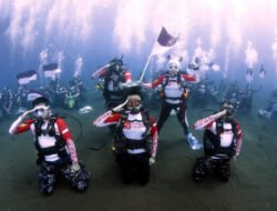 Ketua WASI Tri Tito Karnavian Pimpin Upacara Bawah Laut