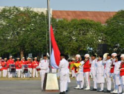 Dandim Ponorogo Hadir Pada Upacara Penurunan Bendera HUT ke 80 Kemerdekaan RI
