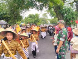 Babinsa Koramil Widodaren Amankan Pawai Budaya HUT Kemerdekaan RI Ke 80