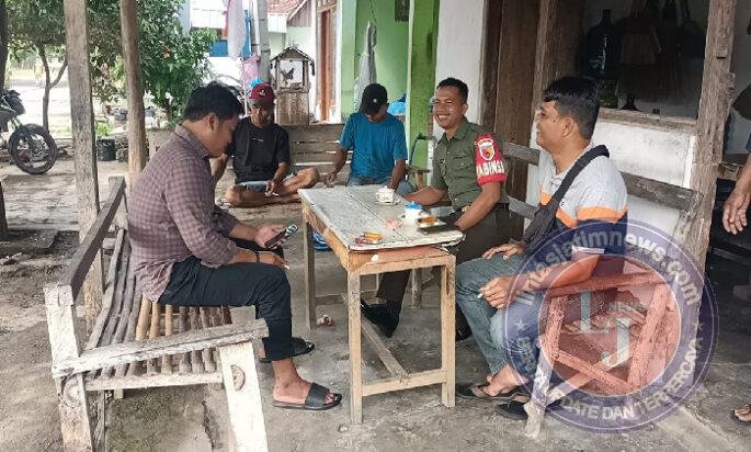 Sambil Ngopi, Sarana Binter Babinsa Kwadungan Untuk Lebih Dekat Jalin Silahturahmi Dengan Warganya Melalui Komsos