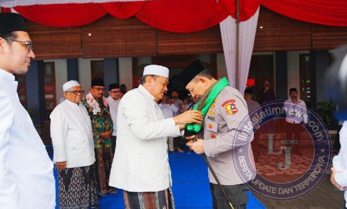 Kapolri Temui Gus Ubed di Ponpes Langitan Jatim, Jaga Silaturahmi dengan Ulama