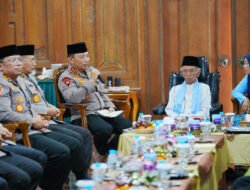 Kunjungi 2 Ponpes di Jatim, Kapolri: Amanat Presiden Menjaga Kerukunan