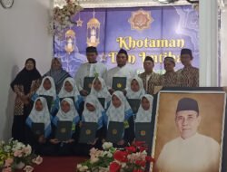 Momen Haru Khataman Al-Qur’an: Nouval Tuntaskan 30 Juz, Bertekad Jadi Guru Ngaji