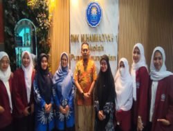 Kolaborasi FKIP UM Surabaya dan SMK MUDISA: Mahasiswa PLP Siap Menjadi Guru Profesional Masa Depan