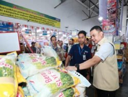 Gerakan Pangan Murah, Polda Jatim Gandeng Bulog Salurkan 2 Ton Beras