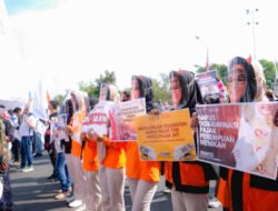 Aksi Unras di Jawa Timur Berjalan Tertib dan Kondusif Kapolrestabes Surabaya Apresiasi Massa Buruh