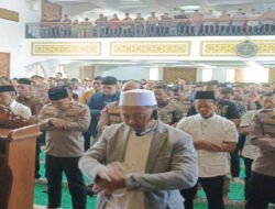 Polda Jatim Gelar Sholat Ghoib untuk Almarhum Driver Ojol Affan Kurniawan