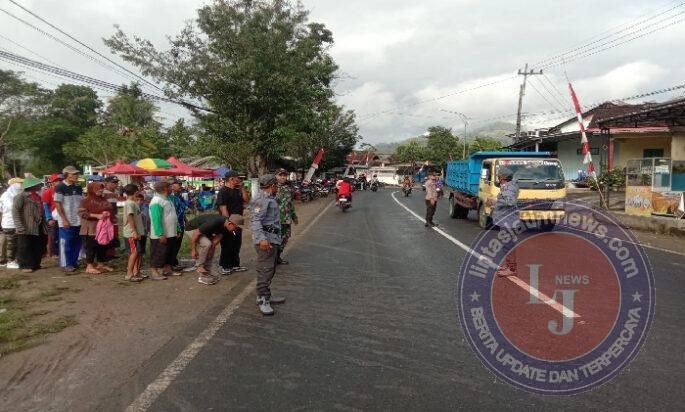 Danramil Beserta Anggota Koramil 0801/03 Arjosari Ikut Meriahkan Jalan Sehat Kreasi Antar RW Dalam Rangka HUT RI Ke-80