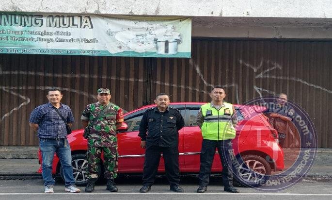 Babinsa Jayengan Amankan Ibadah Minggu Pagi di GKI Coyudan