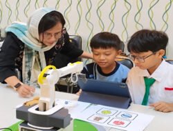 Kolaborasi Riset antara Kampus Indonesia dan Perancis, Dosen PENS buat Aplikasi Berbasis AR dan Robotik untuk Pahami Fisika